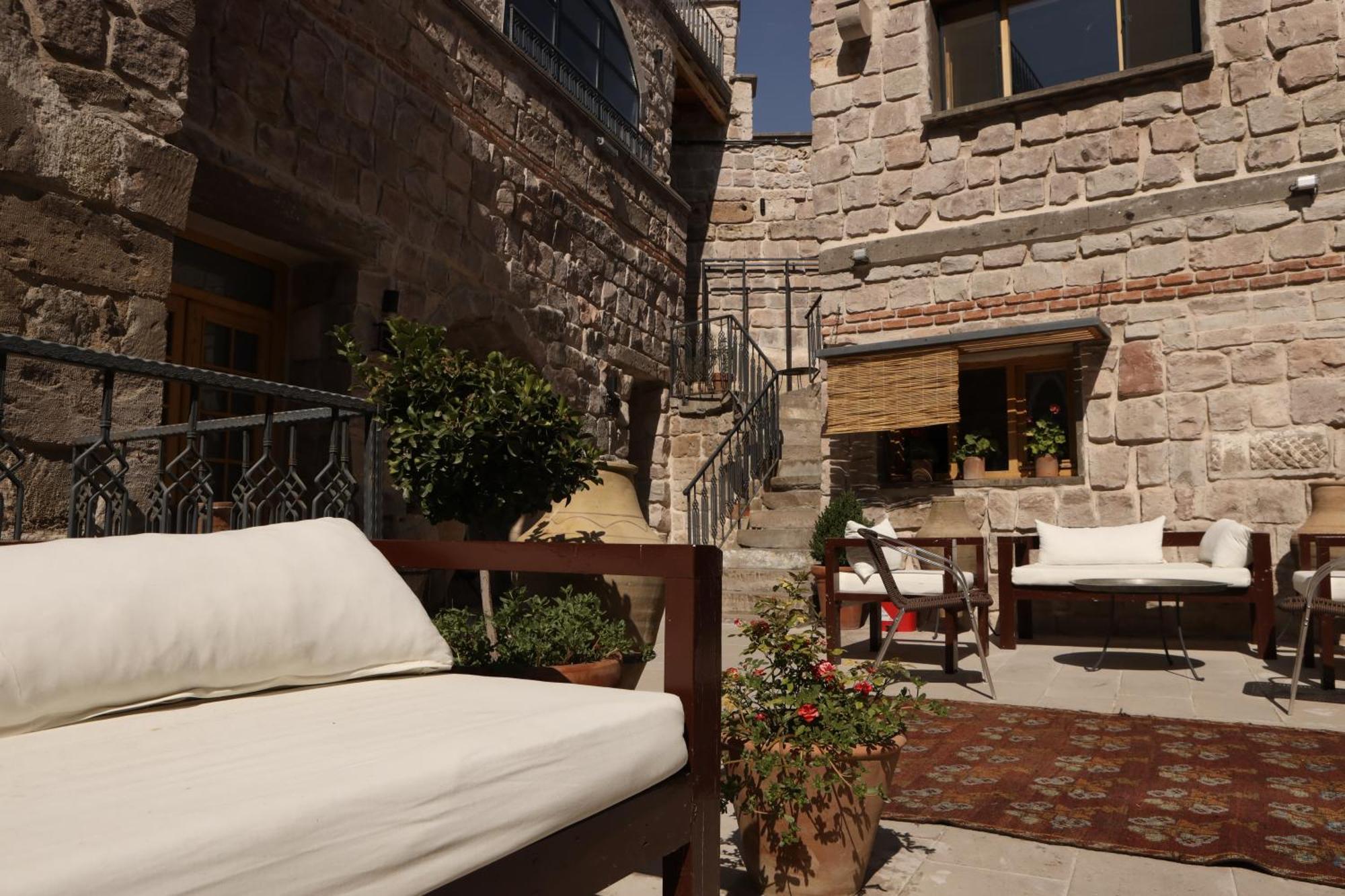 Pinhan Cave Suites Учисар Экстерьер фото
