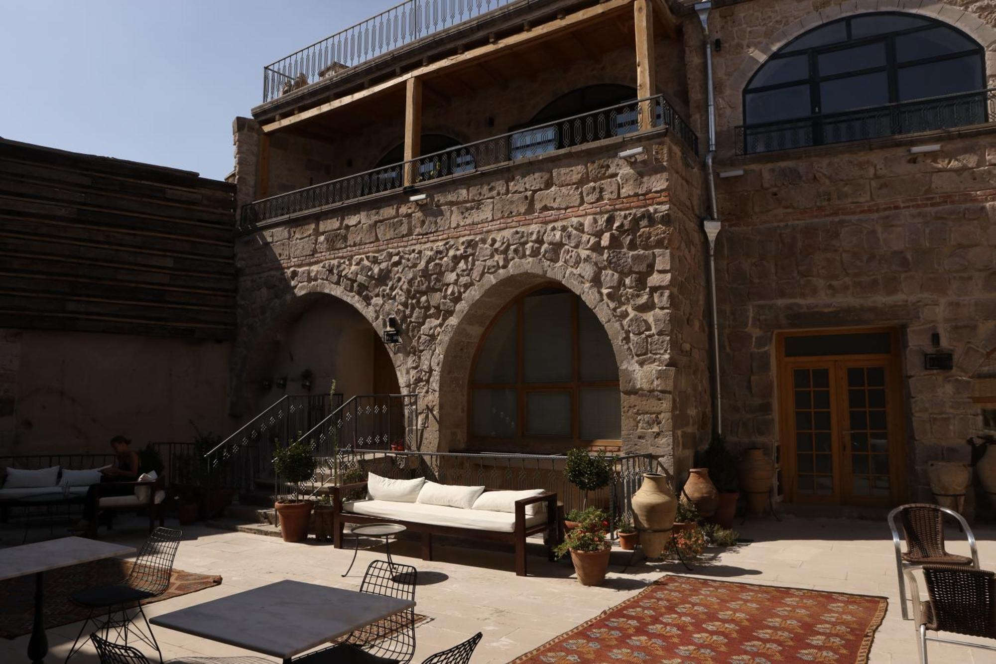 Pinhan Cave Suites Учисар Экстерьер фото